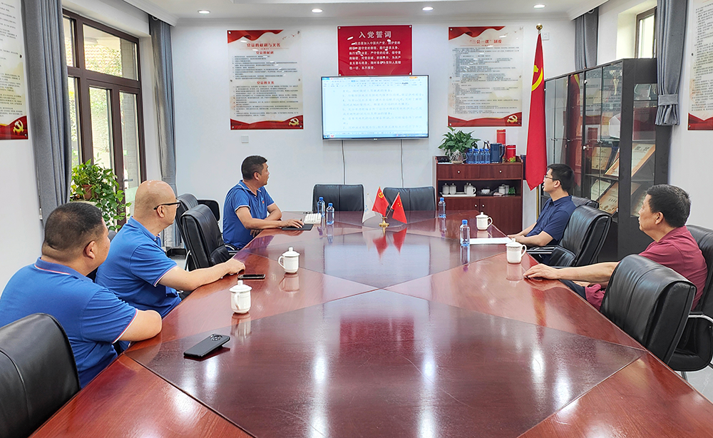 闻汛而动 向雨而行 mk最新网页登录领导“向前一步”驻守防汛第一线